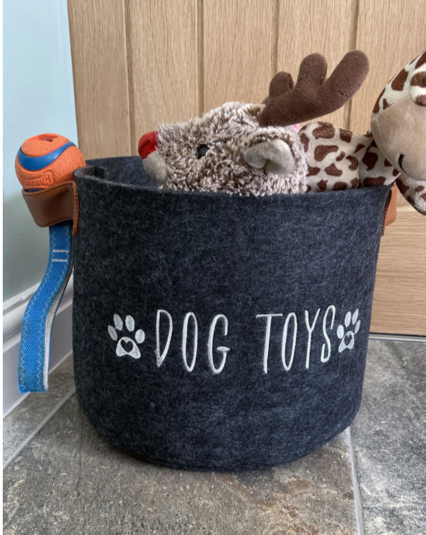 DOG FELT BASKET