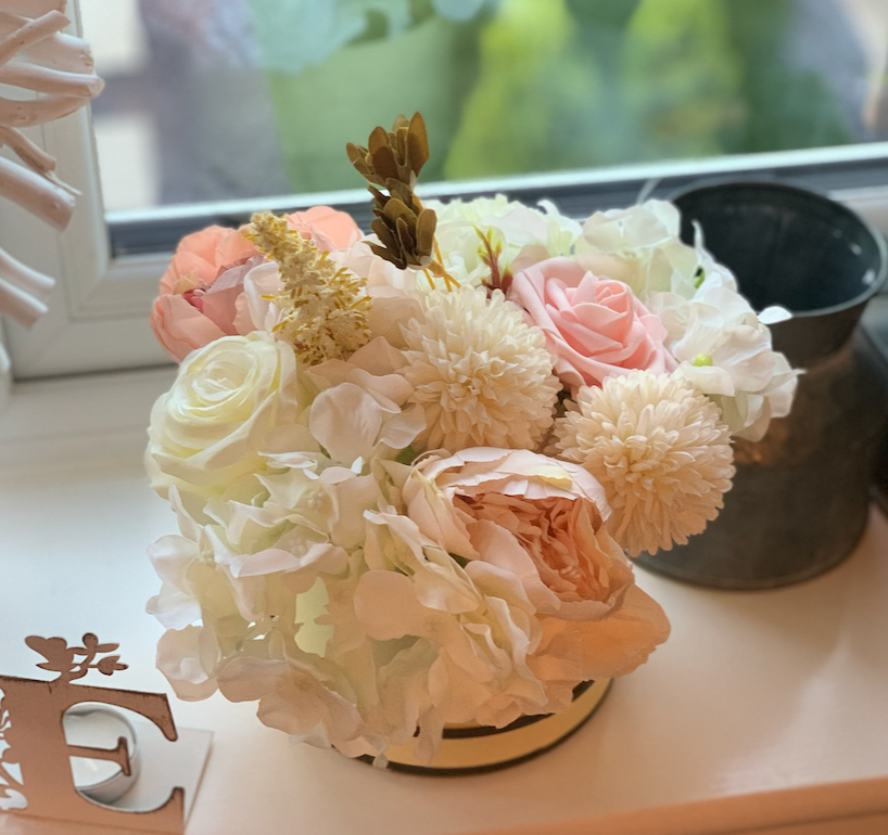 Luxury mixed arrangement - SMALL HAT BOX - in various colours