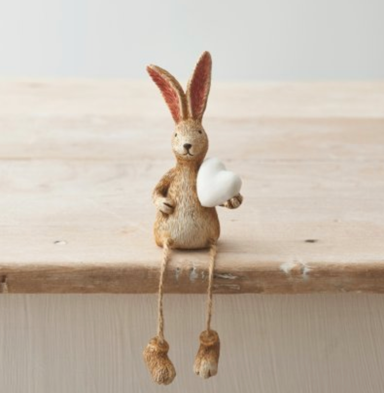 Jasper Rabbit Heart Shelf Sitter 18 cm