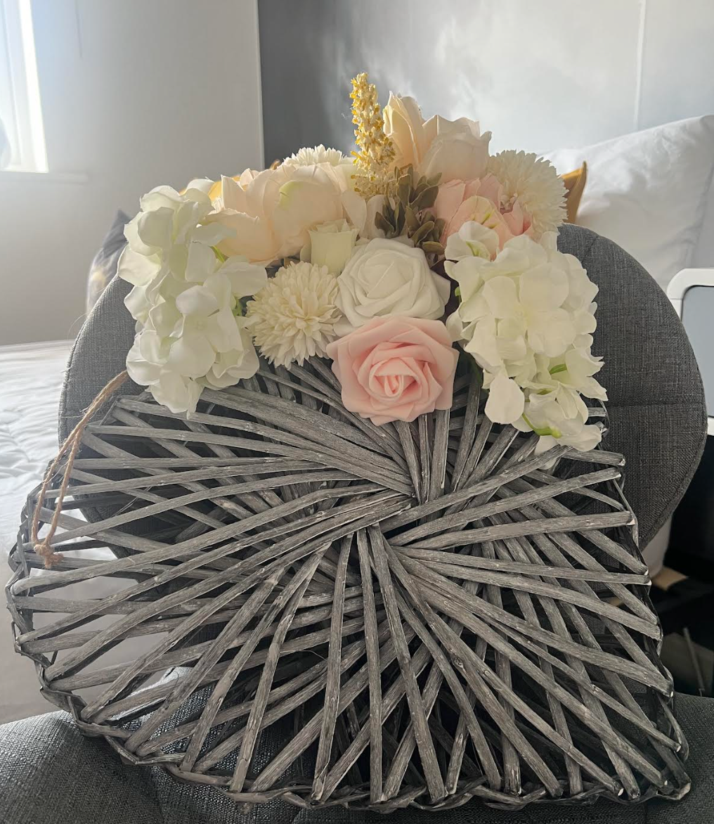 RATTAN HEART GREY WASH - 40CM (Full Heart) - With flowers