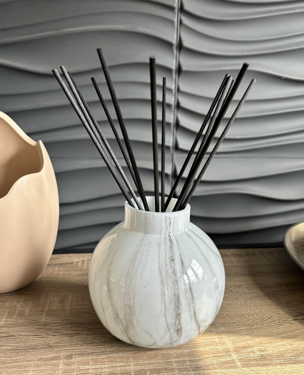 Marble Effect Glass difusser bottle & reeds - Large