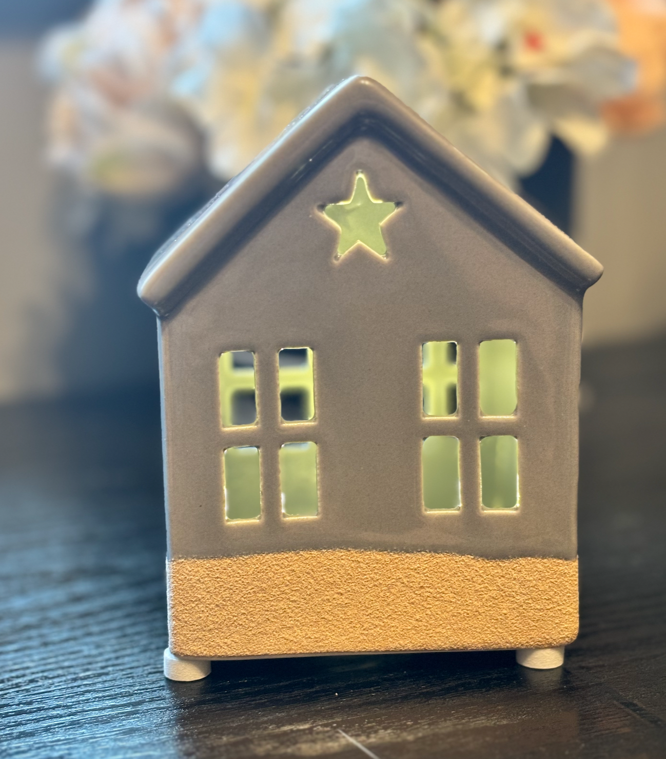 Light up house with Star - Small