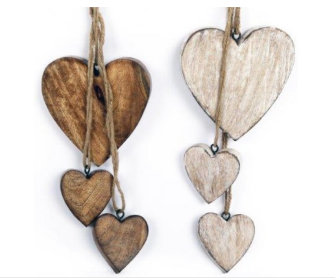 HANGING WOODEN CLUSTER HEARTS
