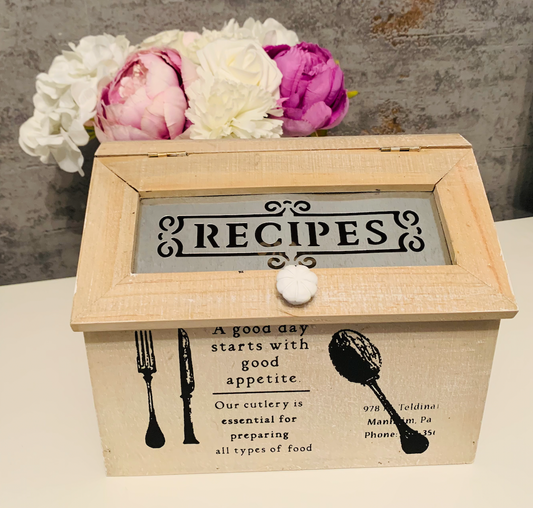 VINTAGE PRINTED RECIPES BOX -  25CM