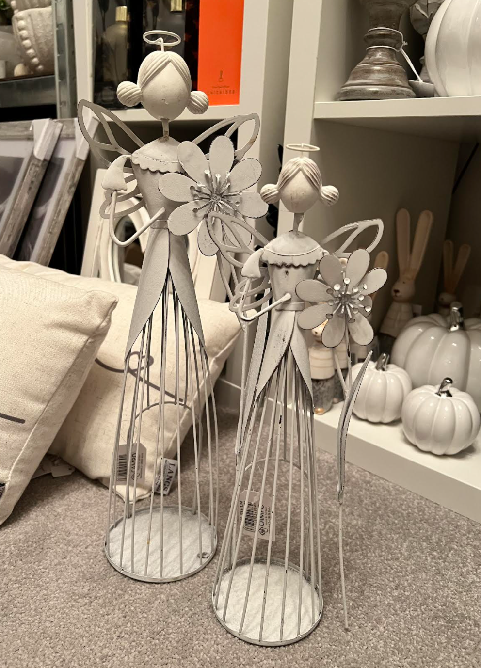 WHITE IRON ANGEL TEA LIGHT HOLDER
